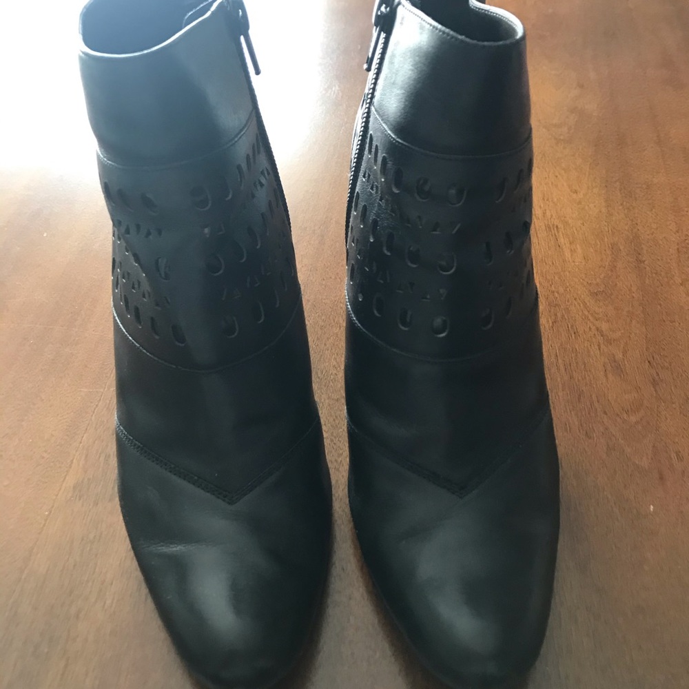 Ladies shoes